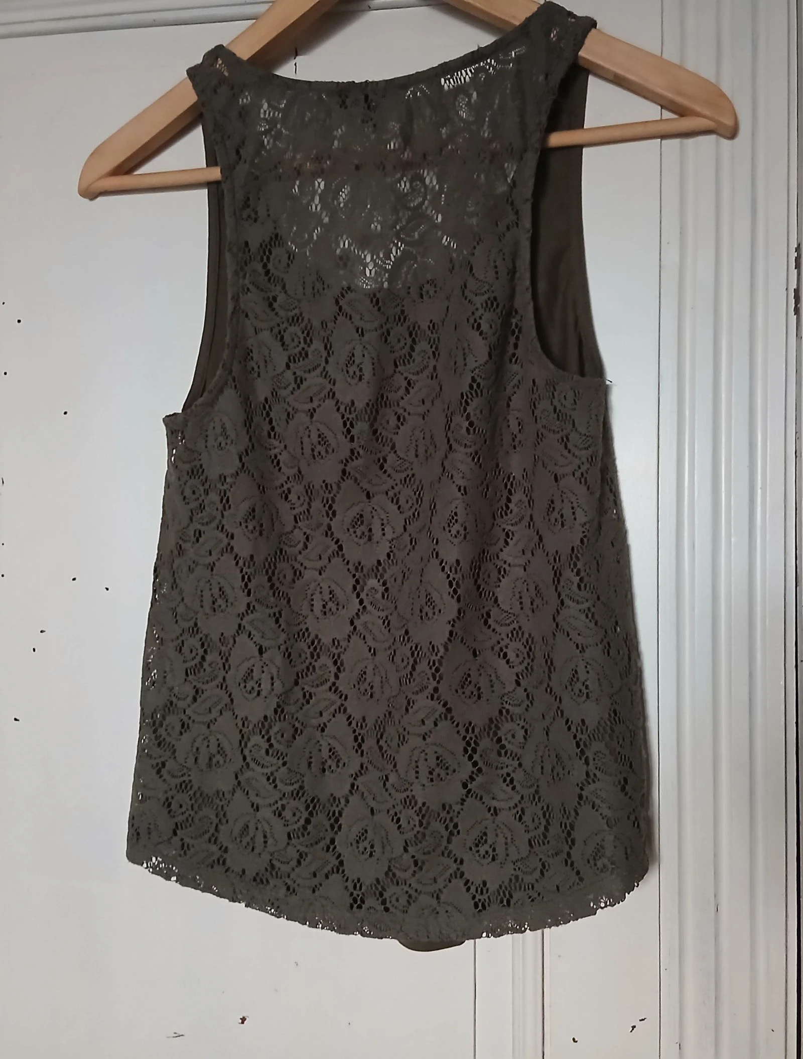 Camiseta sin mangas caqui con estampado de bandera estadounidense de encaje - Bershka talla S – photo 9